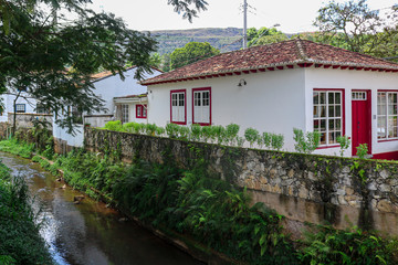 Fototapeta na wymiar old house in the village of the river