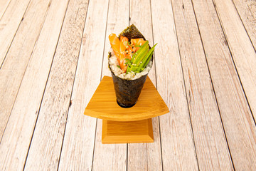  Temaki plate on wooden background