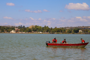 Fototapeta na wymiar fishing boats on the lake