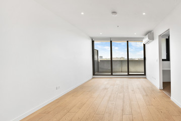 Empty and unfurnished brand new apartment