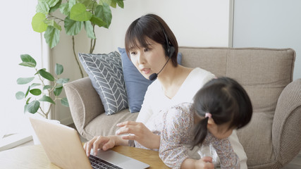 育児　子育て　リモートワーク　テレワーク