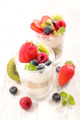 yogurt with cereal and fruits