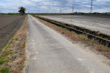 舗装された農業用道路