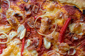 Belegte italienische Pizza