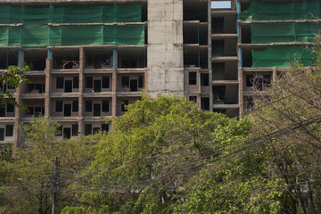 Obraz premium Construction site building in the town.