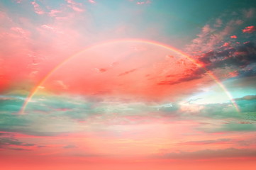 Obrazy na Plexi  piękne niebo i zachód słońca kolorowe kolory tęczy niebieski różowy żółty chmury skyline krajobraz tło lato natura krajobraz prognoza pogody