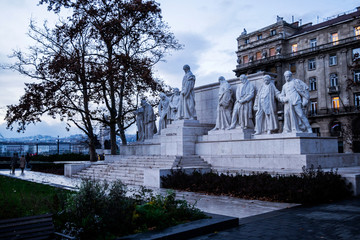 Obraz premium Kossuth Memorial dedicated to former Hungarian Regent-President Lajos Kossuth, important Hungarian national symbol. Budapest