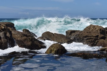 sea breaking on the rocks