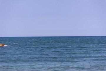 海と水平線　晴れの日に