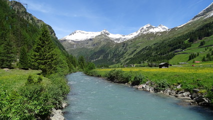 Fototapeta na wymiar Fluss am Innergschlöss