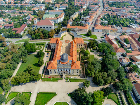 Parkanlage Um Schloss Austerlitz In Slavkov U Brna Von Oben