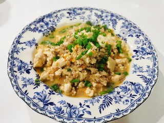 food, meal, dish, plate, dinner, cuisine, lunch, fish, shallot, gourmet, healthy, diet, cooked, seafood, fresh