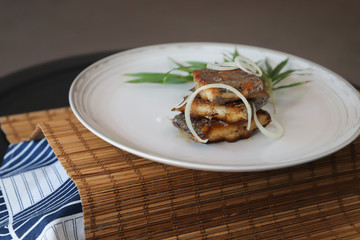 food, plate, meal, white, dinner, dish, gourmet, restaurant, cuisine, fillet, green, delicious, sauce, lunch, cooked, bamboo, onion