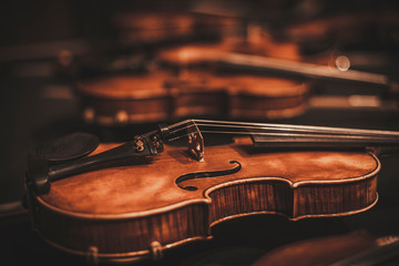 Composition consisting of a violin - Background - Wallpaper