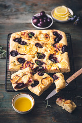 Pain Focaccia aux Olives Kalamata, Citron, Romarin pour l’été