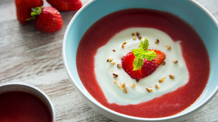 Strawberries and yogurt natural dessert