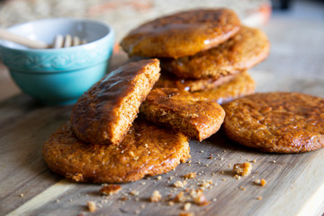 Cookies with honey and chocolate