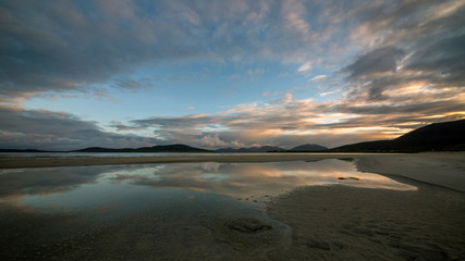 Obraz premium sunrise over Seilebost beach Isle of Harris