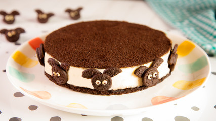 Oreo Halloween cake with cream