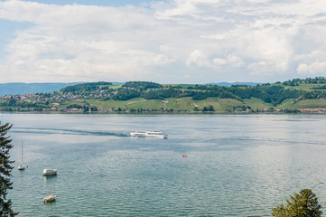 Murten, See, Murtensee, Seeufer, Mont Vully, Weinberge, Schifffahrt, Seerundfahrt, Weindorf, Weinregion, Weinbauer, Winzerdörfer, Wanderweg, Sommer, Schweiz