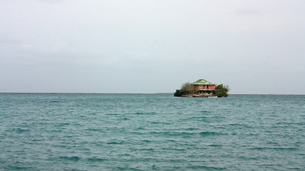 Obraz premium Image the house in the litle island in Rosario Island in Colombia next to Cartagena