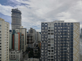 Tourist area skyline, stormy day © Raul