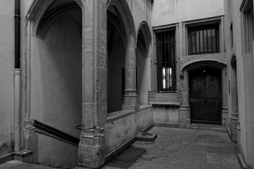 Intérieur d'un traboule à Lyon