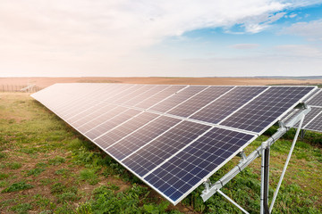 Solar photovoltaic panels and solar photovoltaic power generation systems