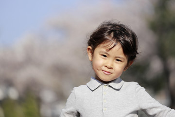 幼児(5歳児)と桜