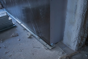 Obras de aislamiento ac&uacute;stico y placas de yeso laminado