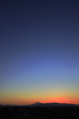 横浜からの富士山 (夕景)