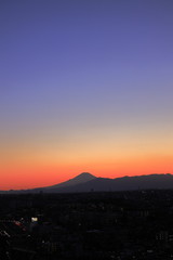 横浜からの富士山 (夕景)