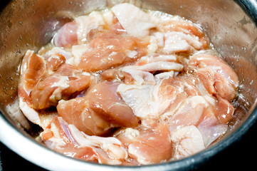 鶏モモ肉の下拵え