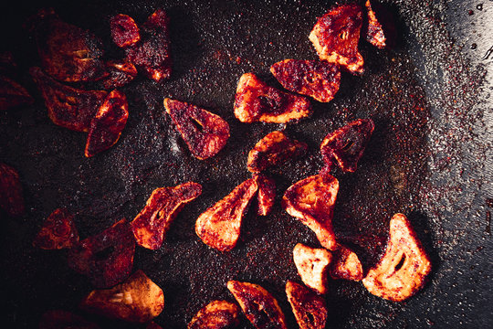 ajos en sart&eacute;n con pim&eacute;nt&oacute;n.