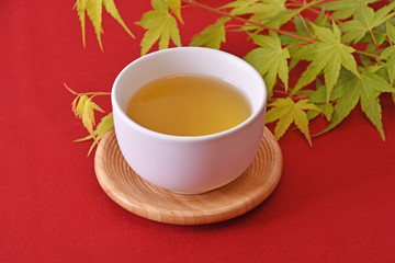 湯吞茶碗と急須　ティータイム