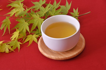 湯吞茶碗と急須　ティータイム