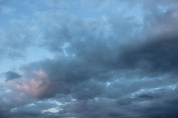 Obraz premium 夕暮れの空と雲