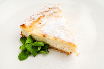 cheesecake with mint
