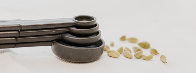 Set of measuring cups or measuring spoons use in cooking