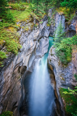 Fototapeta na wymiar Athabasca falls in Jasper National Park, Rocky Mountains, Alberta, Canada
