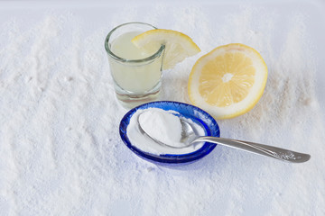 Obraz na płótnie Canvas Cleaning with baking soda and lemon