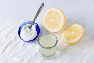 Obraz na płótnie Canvas Cleaning with baking soda and lemon