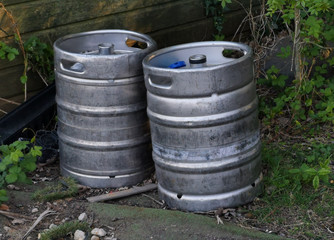 Obraz premium A close up of two silver metal barrels