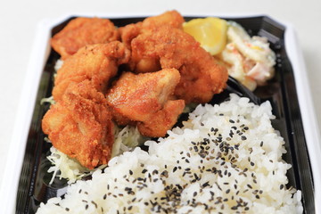 唐揚げ弁当