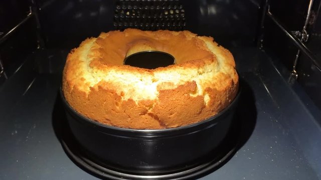 bizcocho esponjoso en el horno
