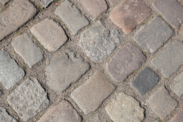 rötliches und graues Kopfsteinpflaster