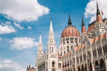 Obraz premium Budynek parlamentu w Budapeszcie na Węgrzech