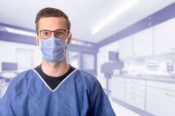 Fototapeta na wymiar Arzt mit Maske vor Behandlungszimmer