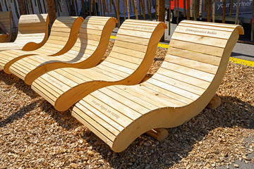 Liegestühle aus Holz Stans, Kanton Nidwalden, Schweiz