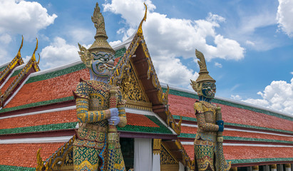 Fototapeta premium Giant statue at Wat Phra Kaew